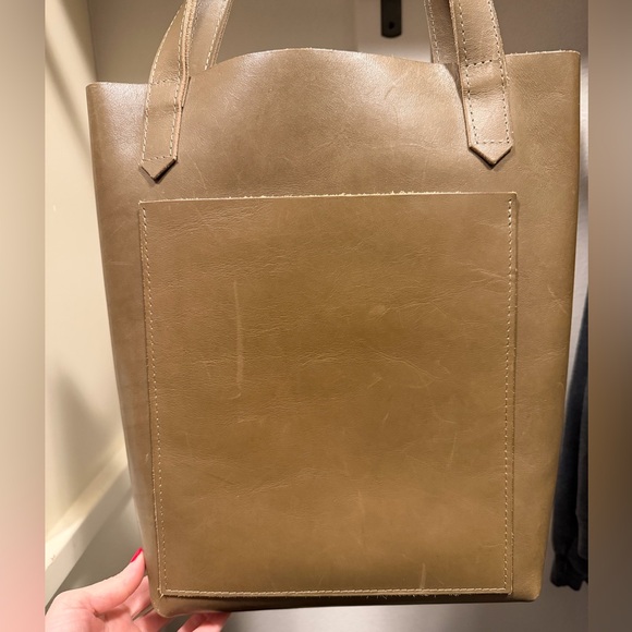 Teddi Joelle Essential Olive Leather Tote Bag - Picture 7 of 7
